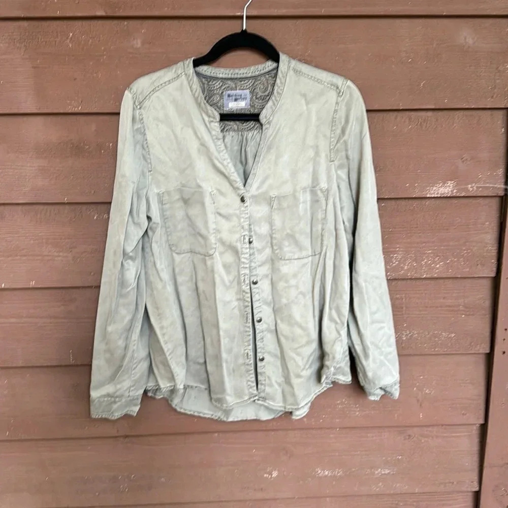 Holding Horses/Anthropologie army green blouse size medium
